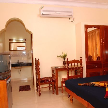 Hotel Sea View Palace - The Beach Hotel, Kovalam Buitenkant foto
