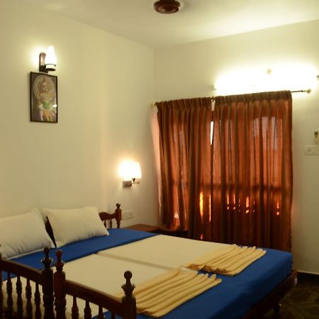 Hotel Sea View Palace - The Beach Hotel, Kovalam Buitenkant foto