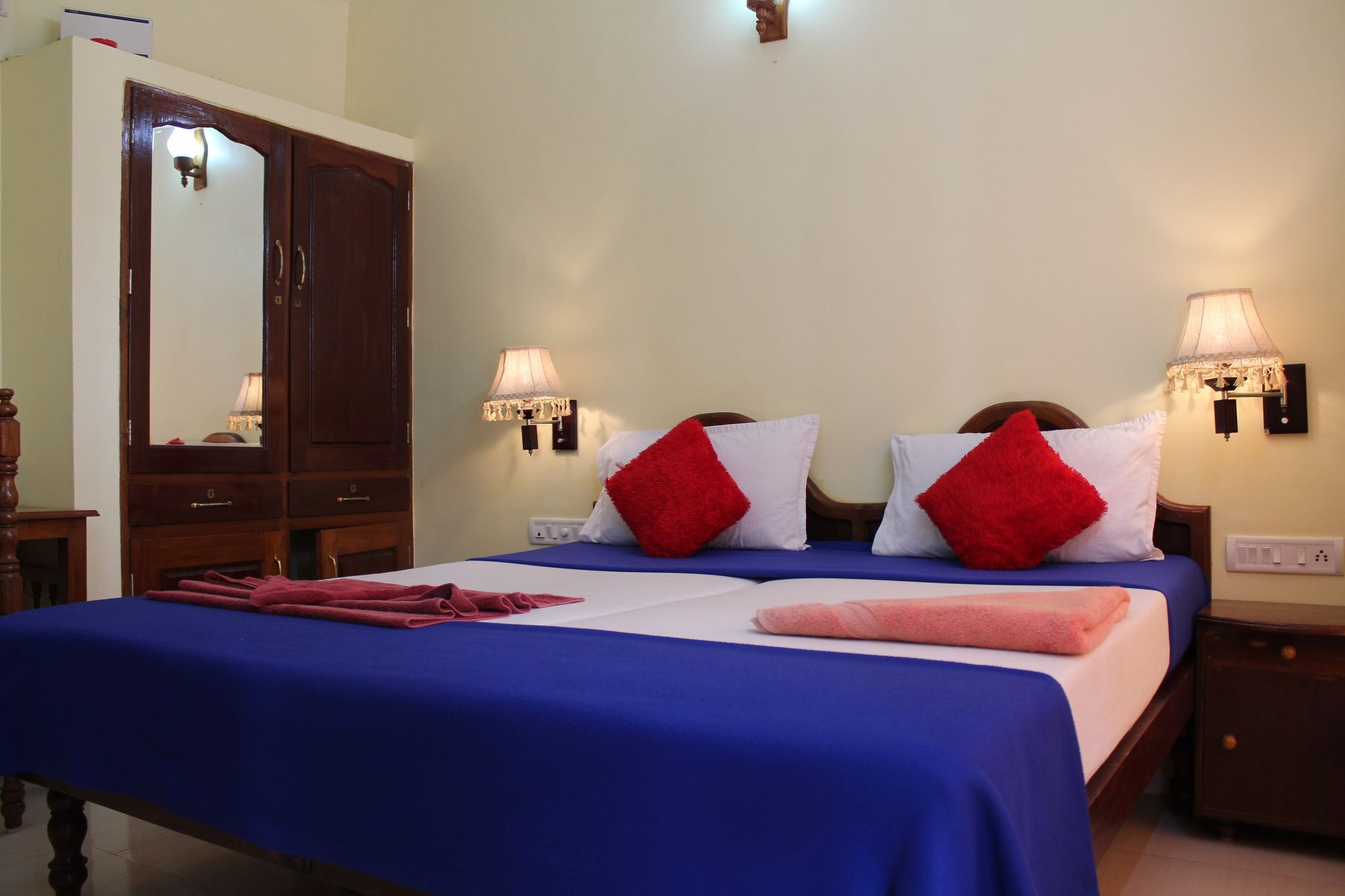 Hotel Sea View Palace - The Beach Hotel, Kovalam Buitenkant foto