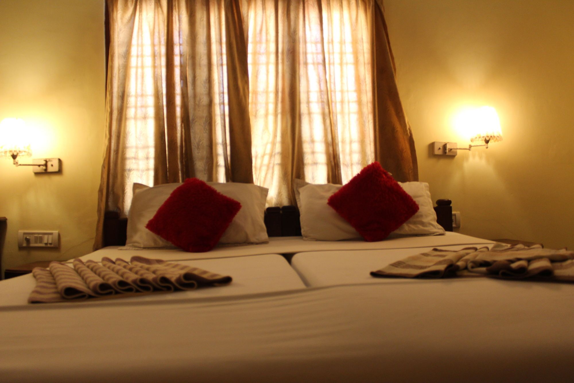 Hotel Sea View Palace - The Beach Hotel, Kovalam Buitenkant foto