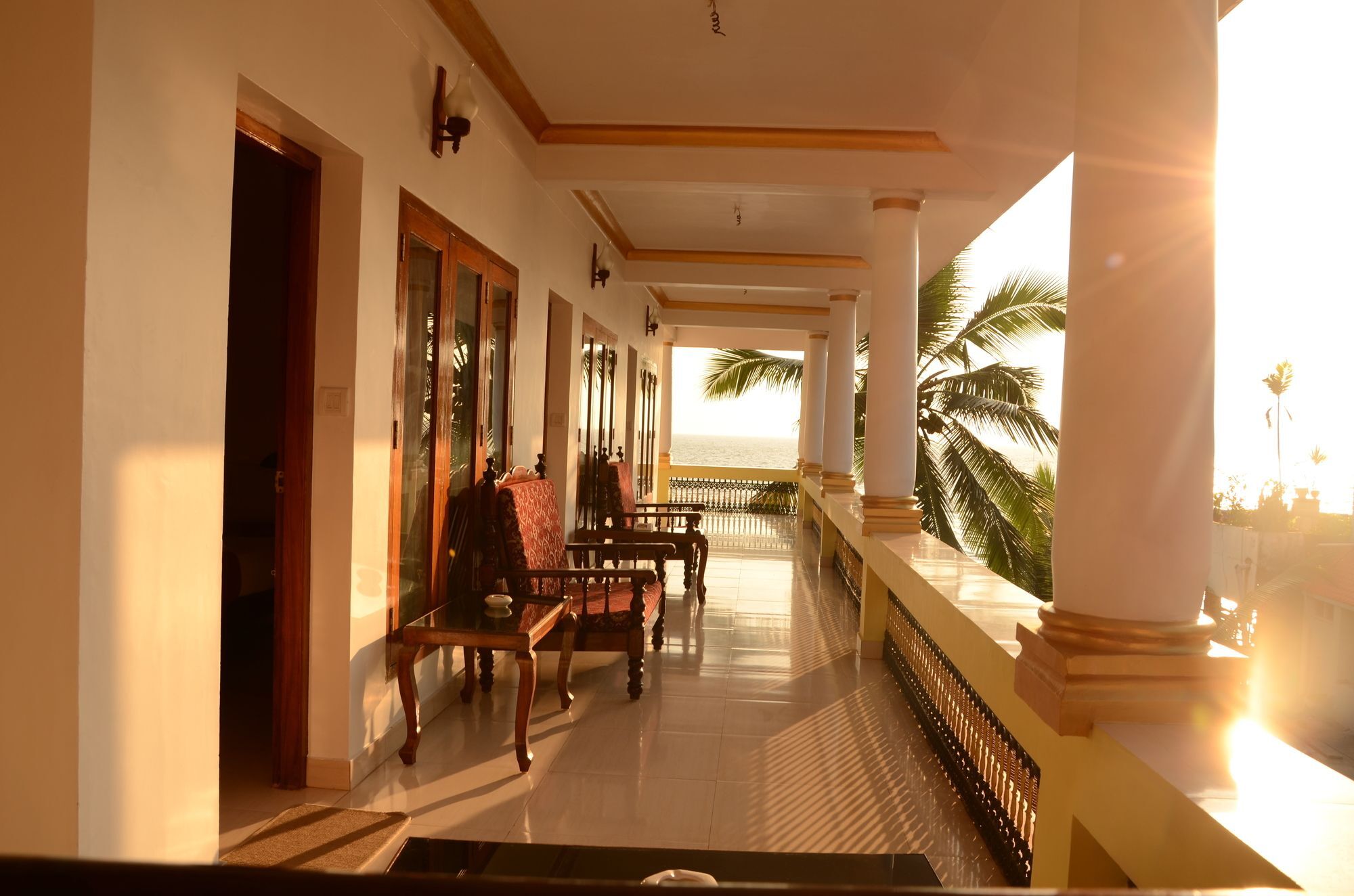 Hotel Sea View Palace - The Beach Hotel, Kovalam Buitenkant foto